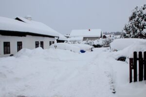 ulice pod sněhem